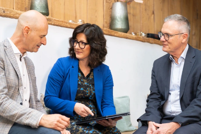 Beratungsgespräch zu Prozessdigitalisierung mit Geschäftsführung und Fachbereichen